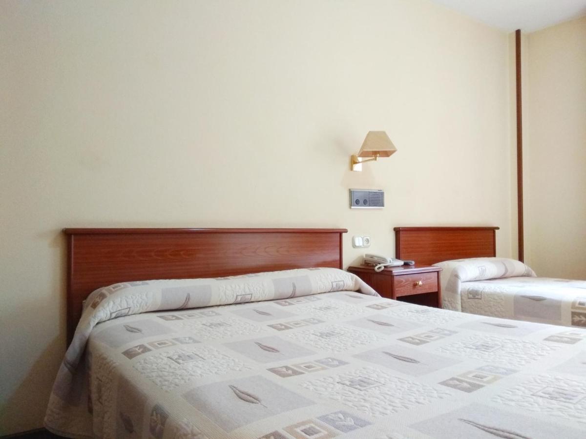 Hotel Capital De Galicia 圣地亚哥－德孔波斯特拉 外观 照片