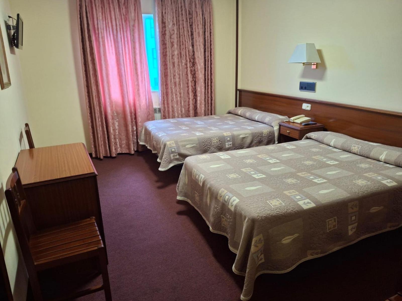 Hotel Capital De Galicia 圣地亚哥－德孔波斯特拉 外观 照片