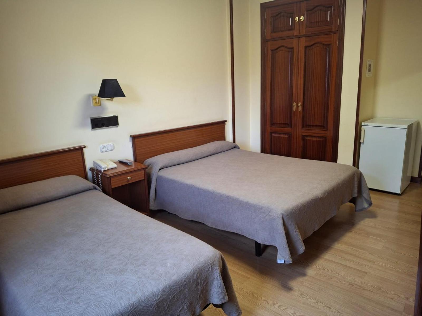Hotel Capital De Galicia 圣地亚哥－德孔波斯特拉 外观 照片