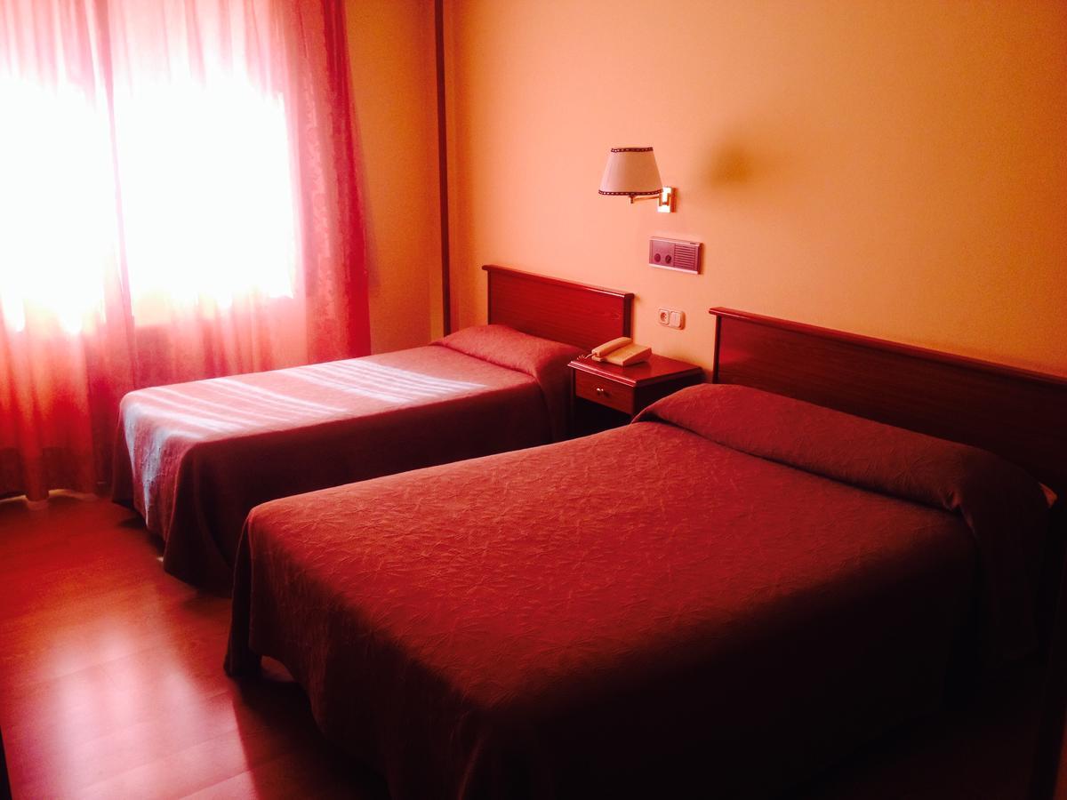Hotel Capital De Galicia 圣地亚哥－德孔波斯特拉 外观 照片